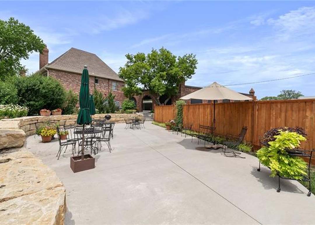 8383 Somerset Drive — photo 31