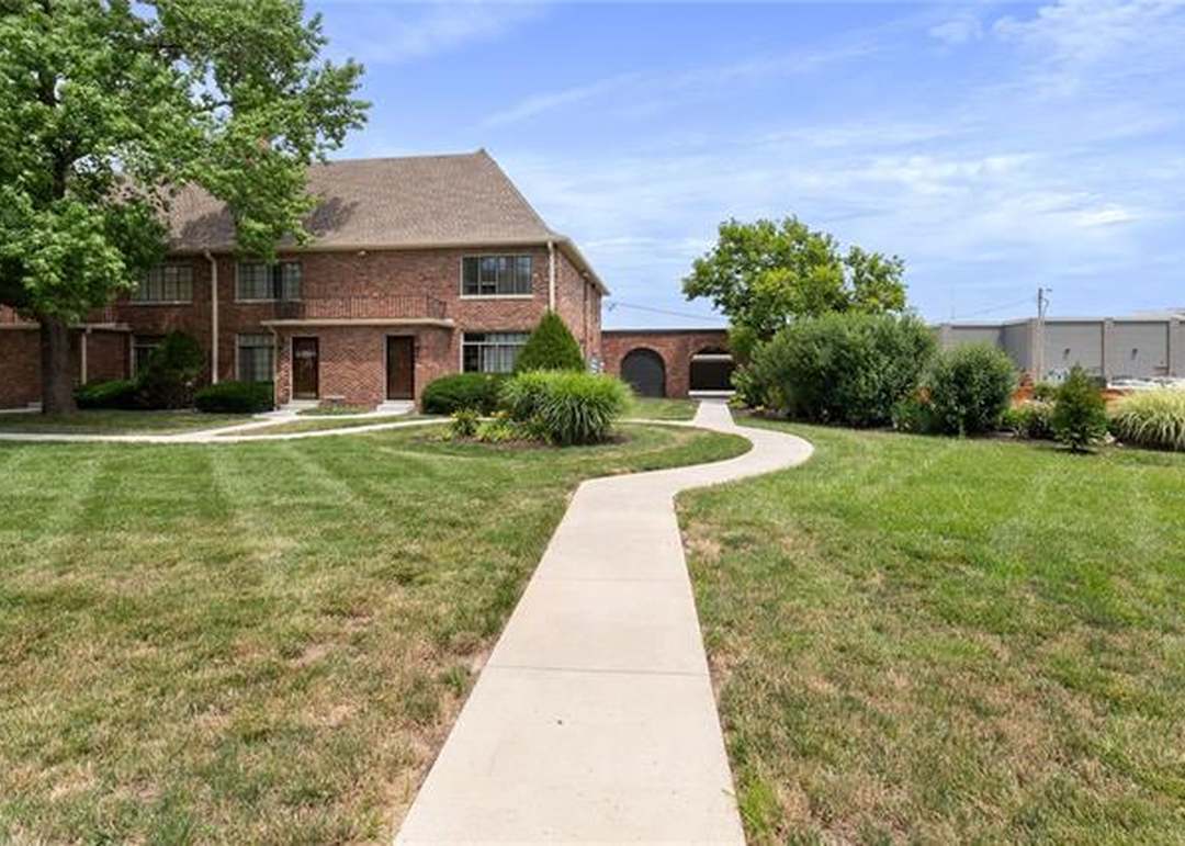 8383 Somerset Drive — photo 32