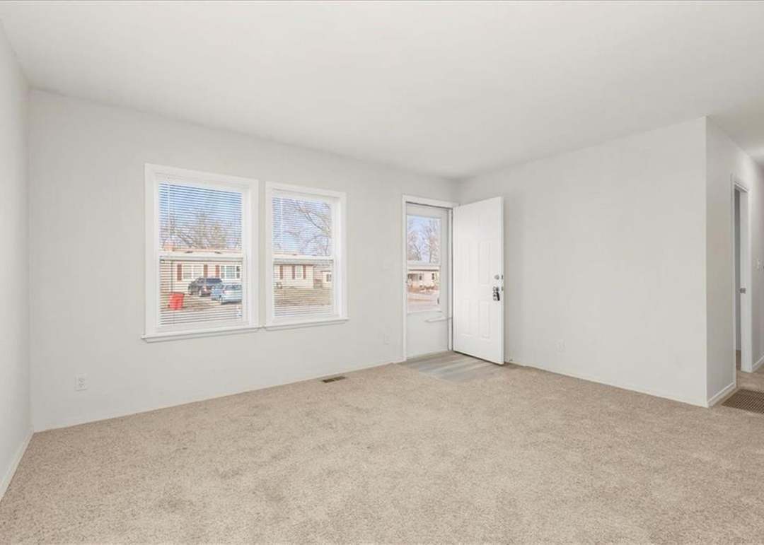 16305 E 16th Street S — photo 10