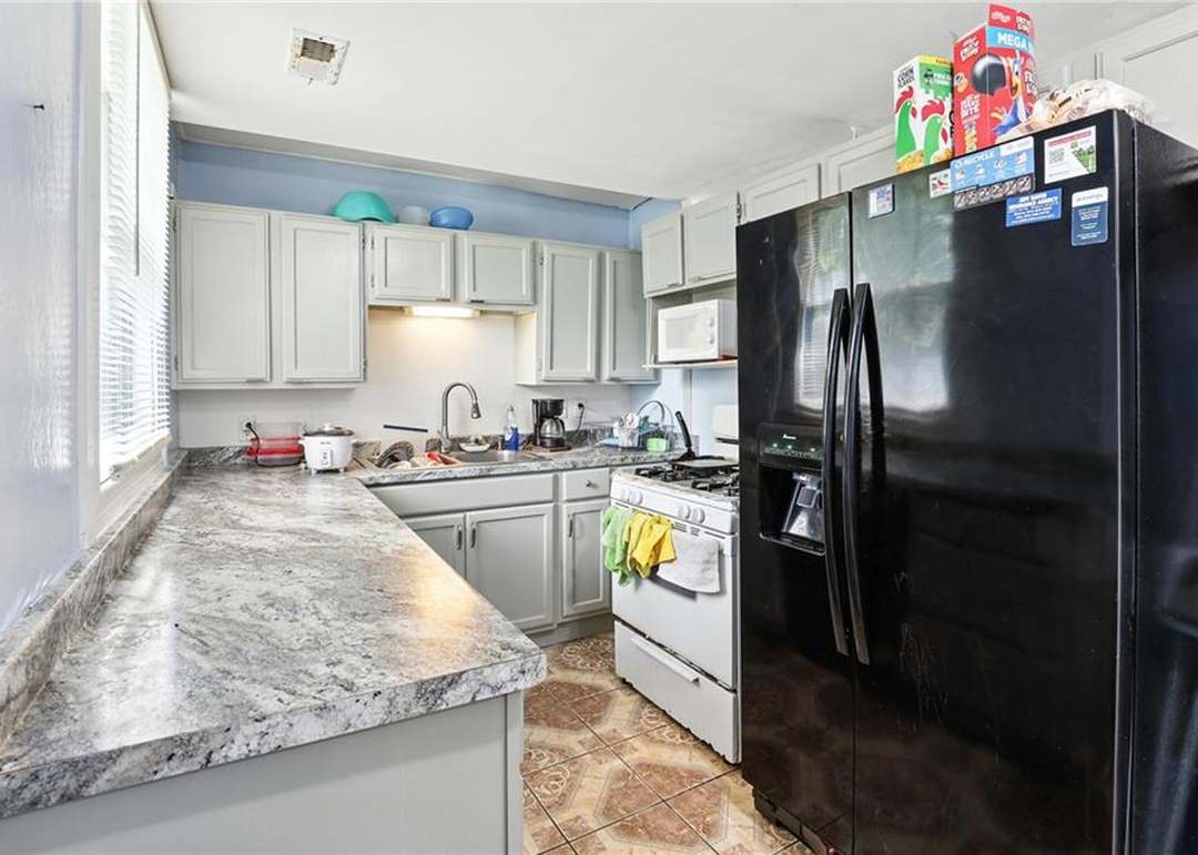 4609 N Troost Avenue — photo 5