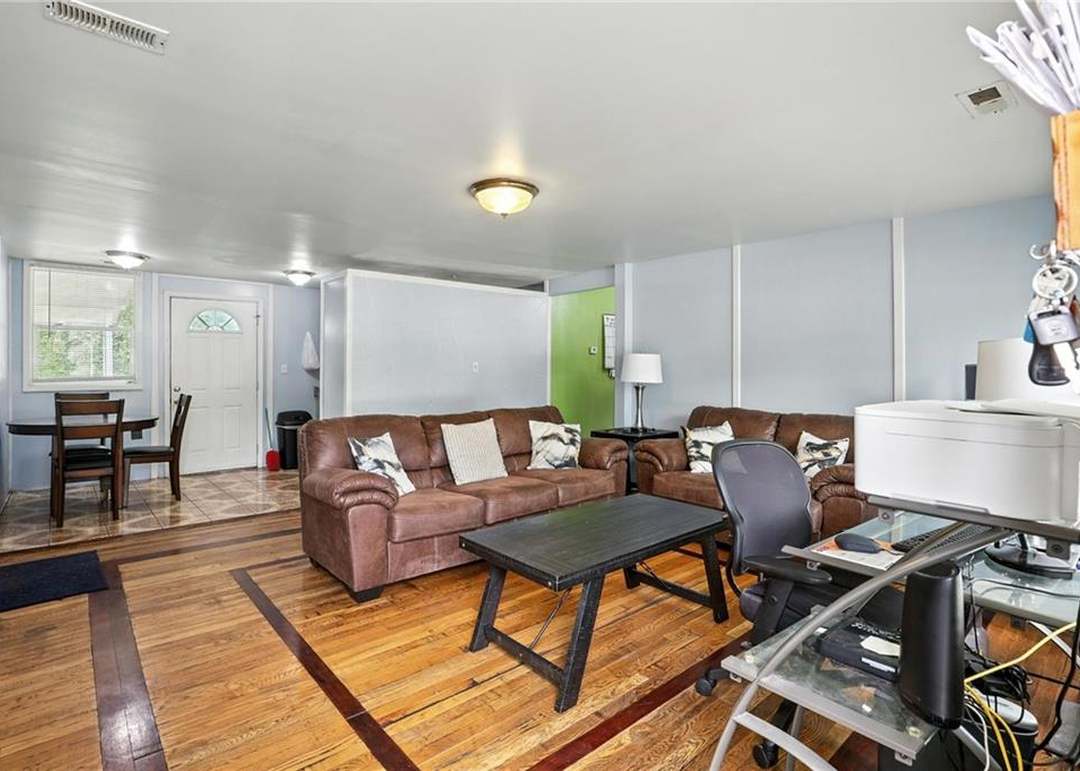 4609 N Troost Avenue — photo 13