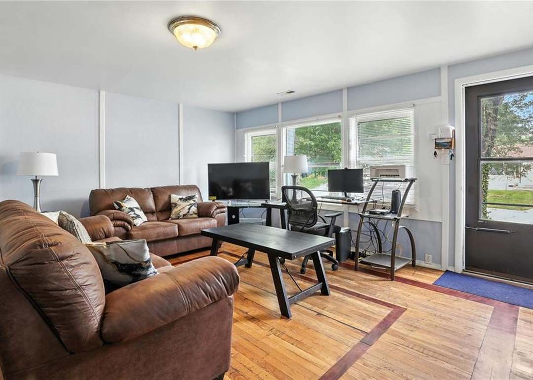4609 N Troost Avenue — photo 14