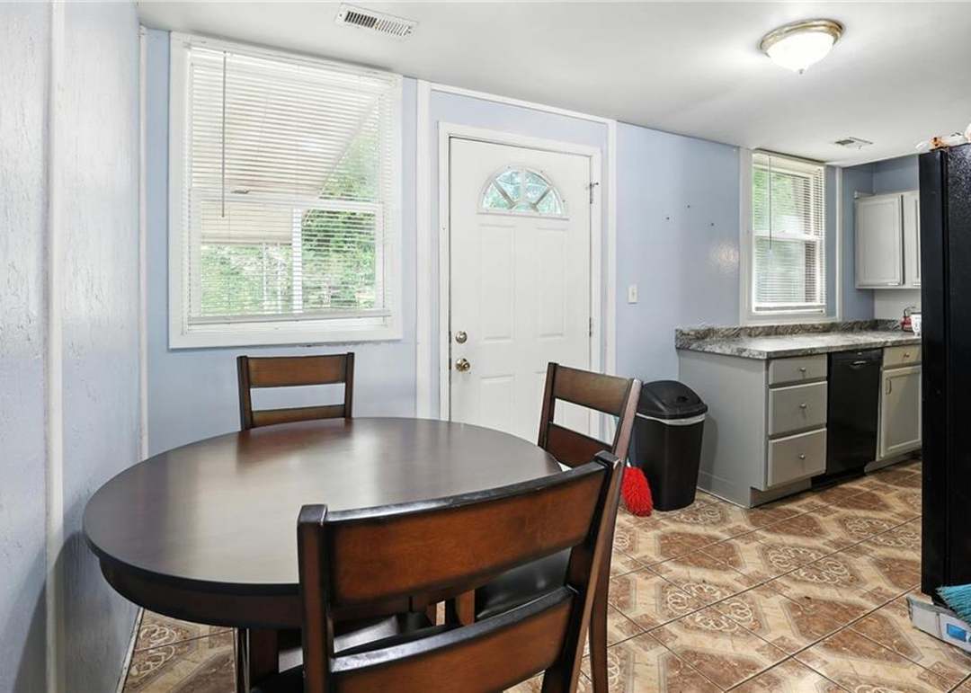 4609 N Troost Avenue — photo 17