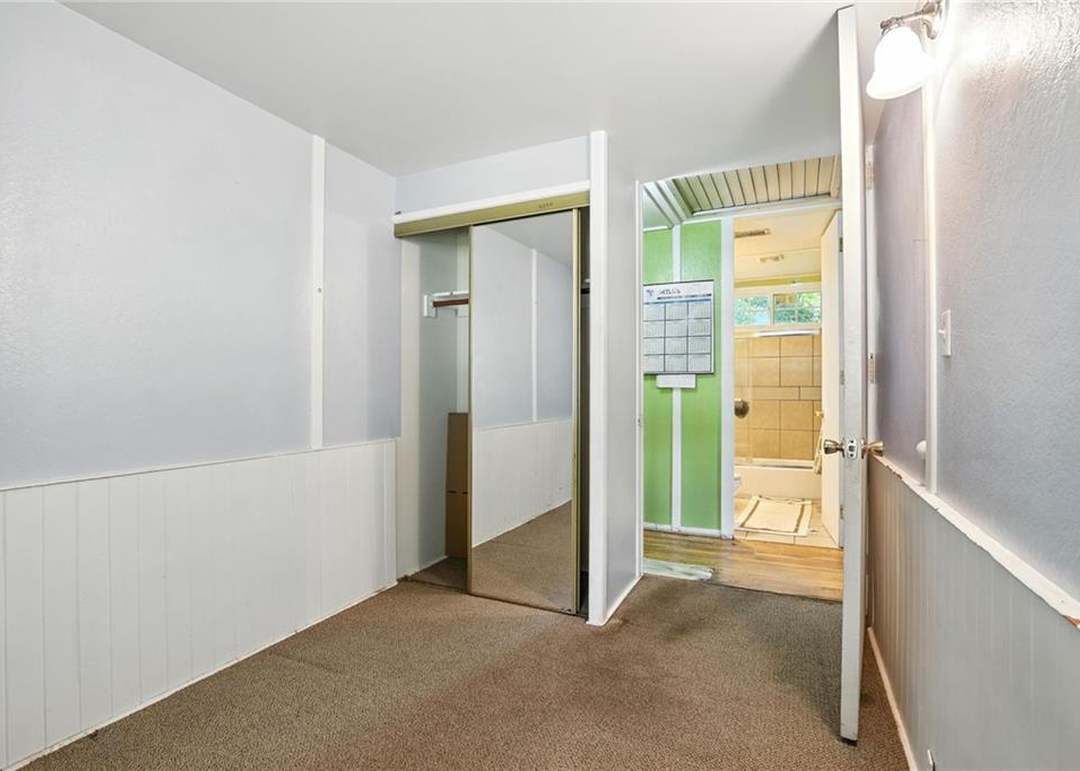 4609 N Troost Avenue — photo 24