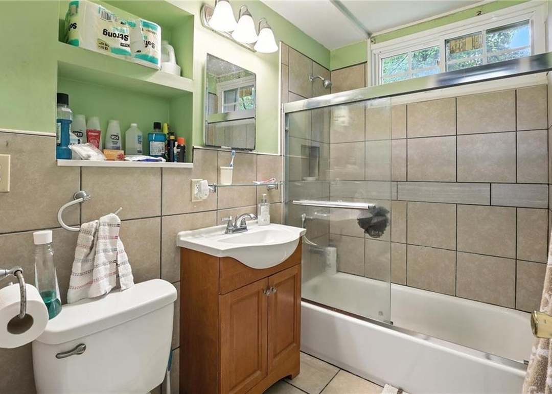 4609 N Troost Avenue — photo 25