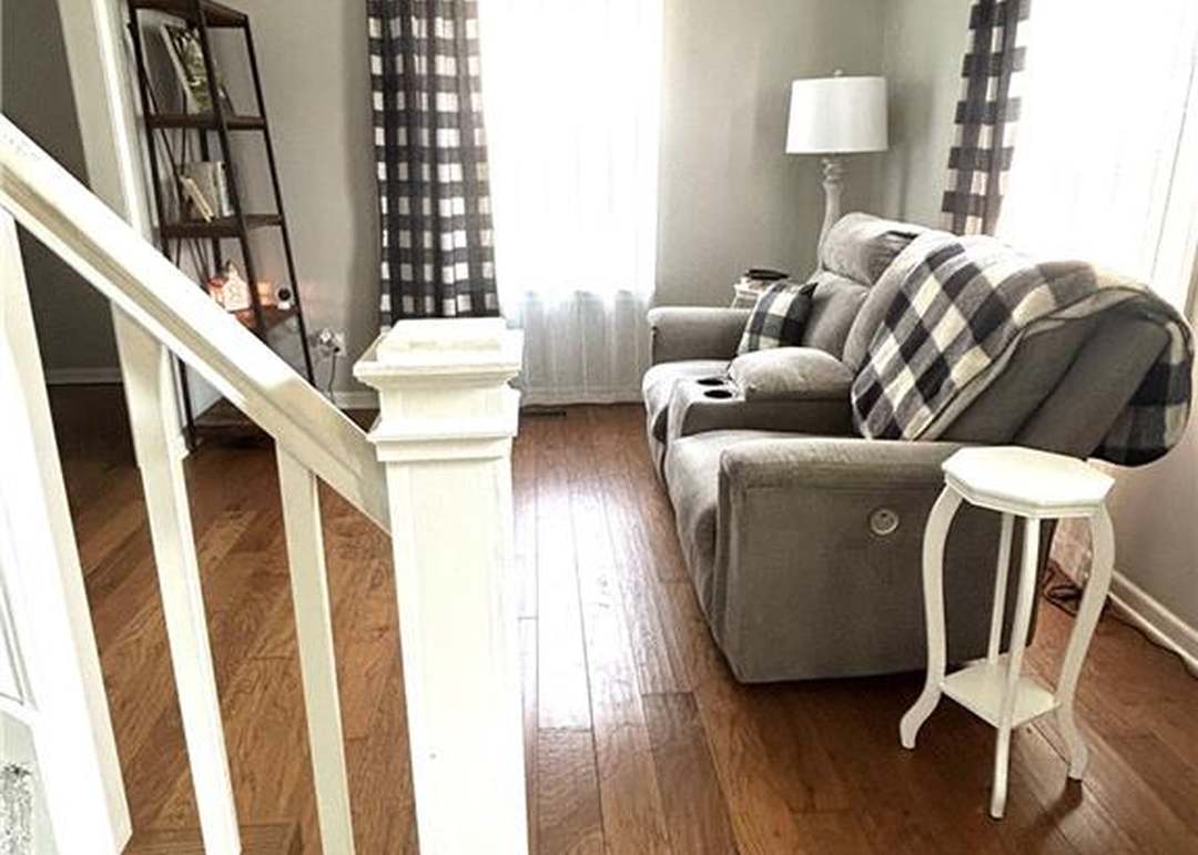 220 Johnston Parkway — photo 4