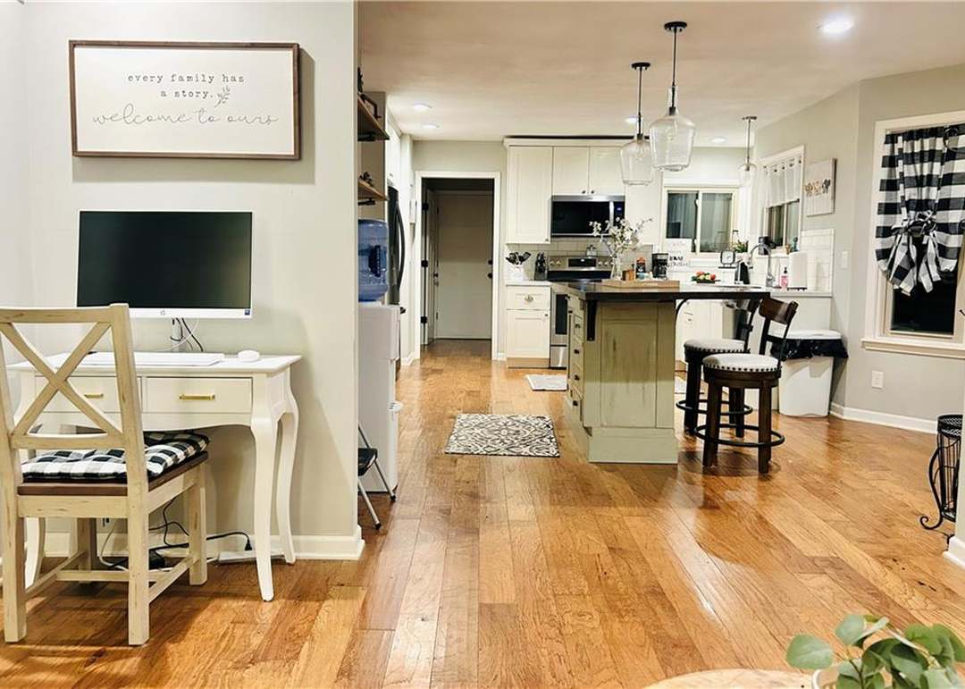 220 Johnston Parkway — photo 14