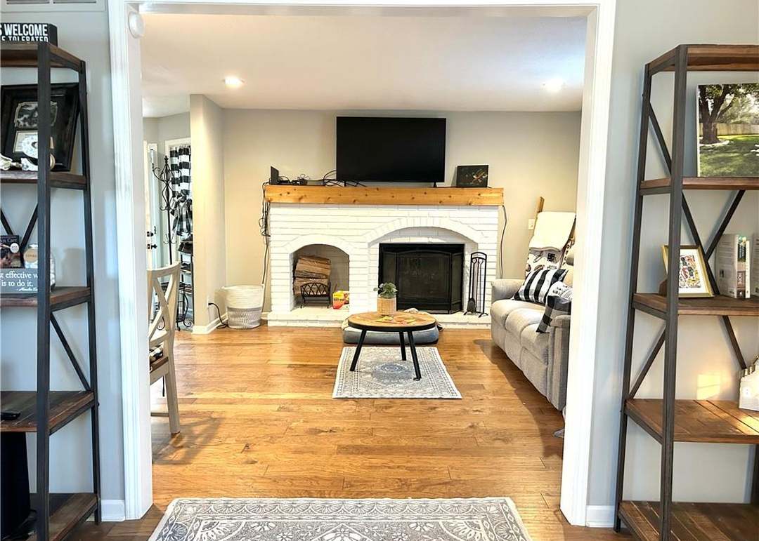 220 Johnston Parkway — photo 15