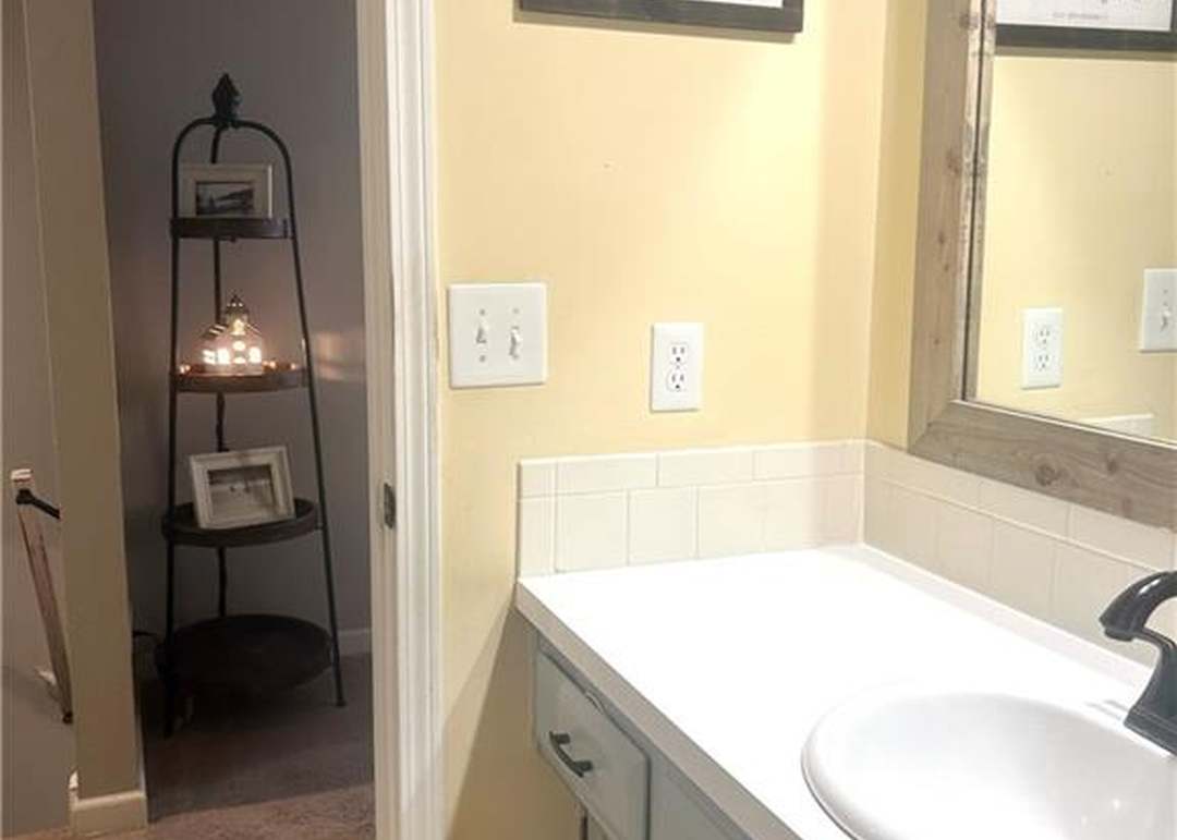 220 Johnston Parkway — photo 19