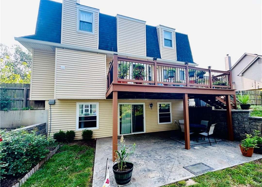 220 Johnston Parkway — photo 28