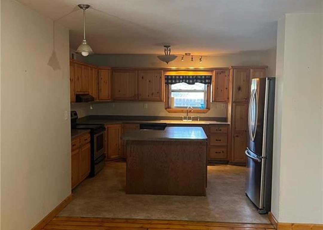 1004 W 14th Street — photo 4