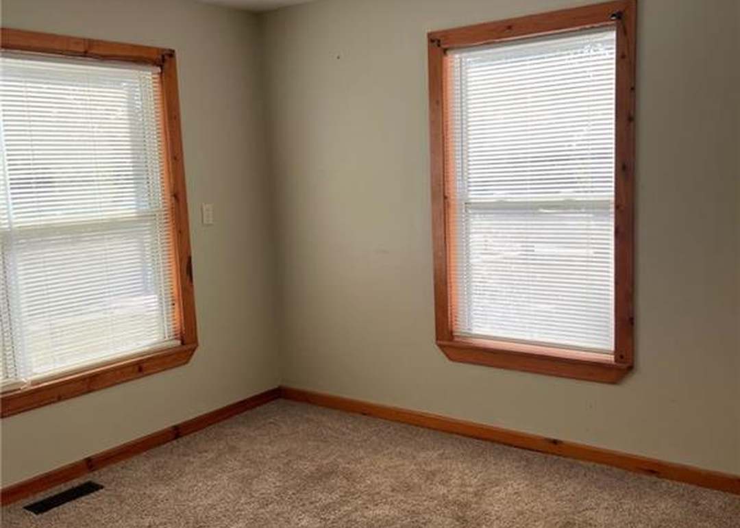 1004 W 14th Street — photo 37