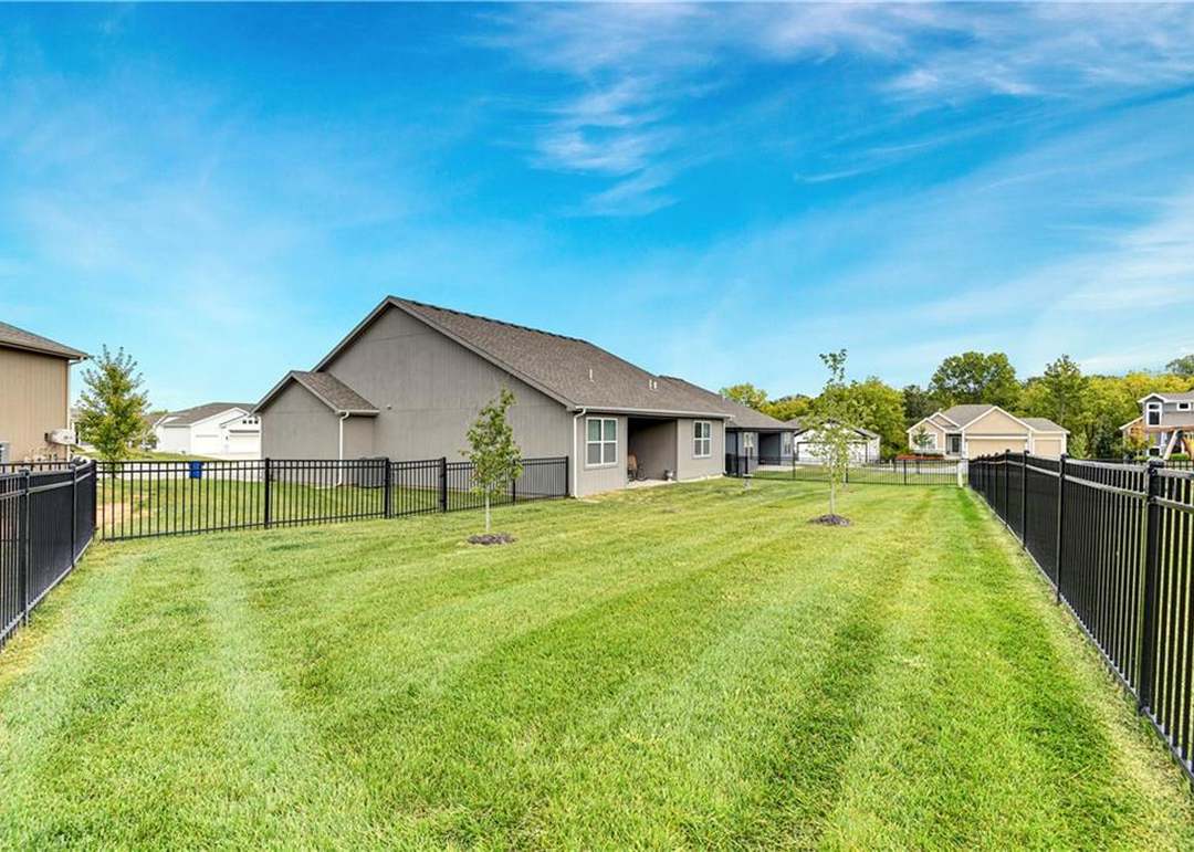 31405 W 83rd Circle — photo 24