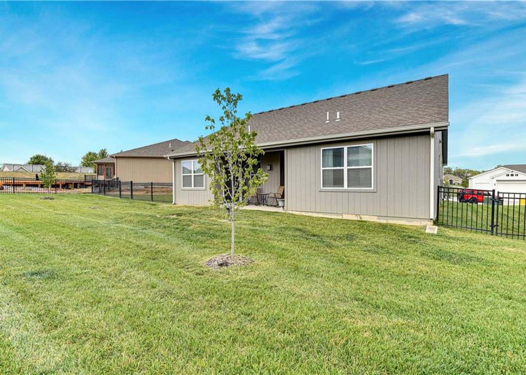 31405 W 83rd Circle — photo 25