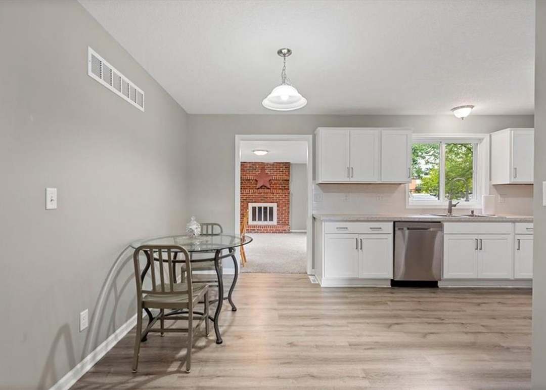 8704 W 88th Street — photo 11
