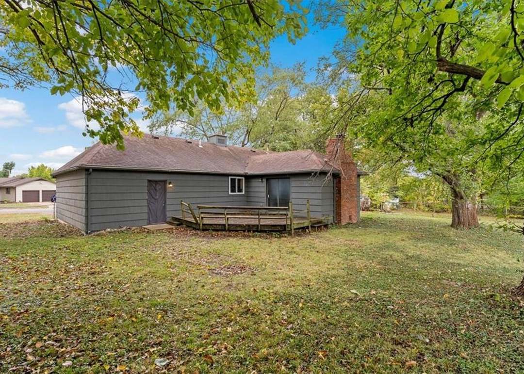 8704 W 88th Street — photo 26