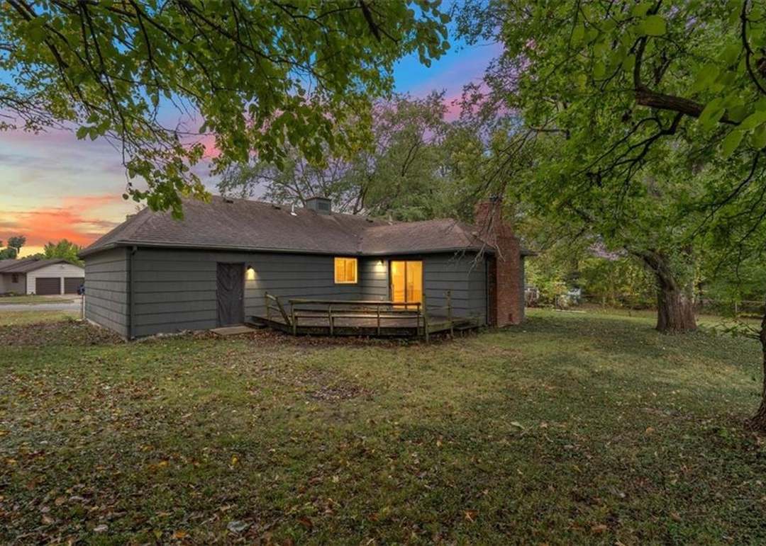 8704 W 88th Street — photo 27