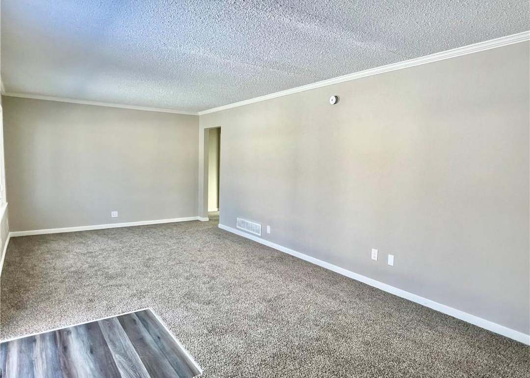6003 E 101st Street — photo 4