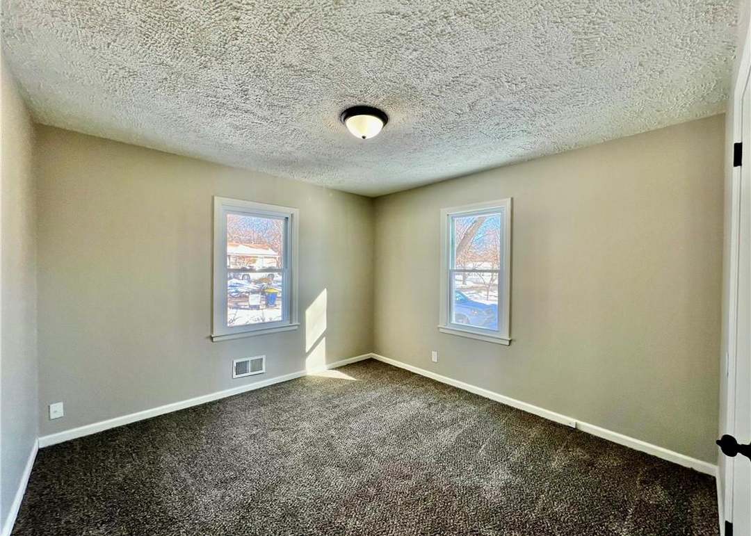 6003 E 101st Street — photo 5