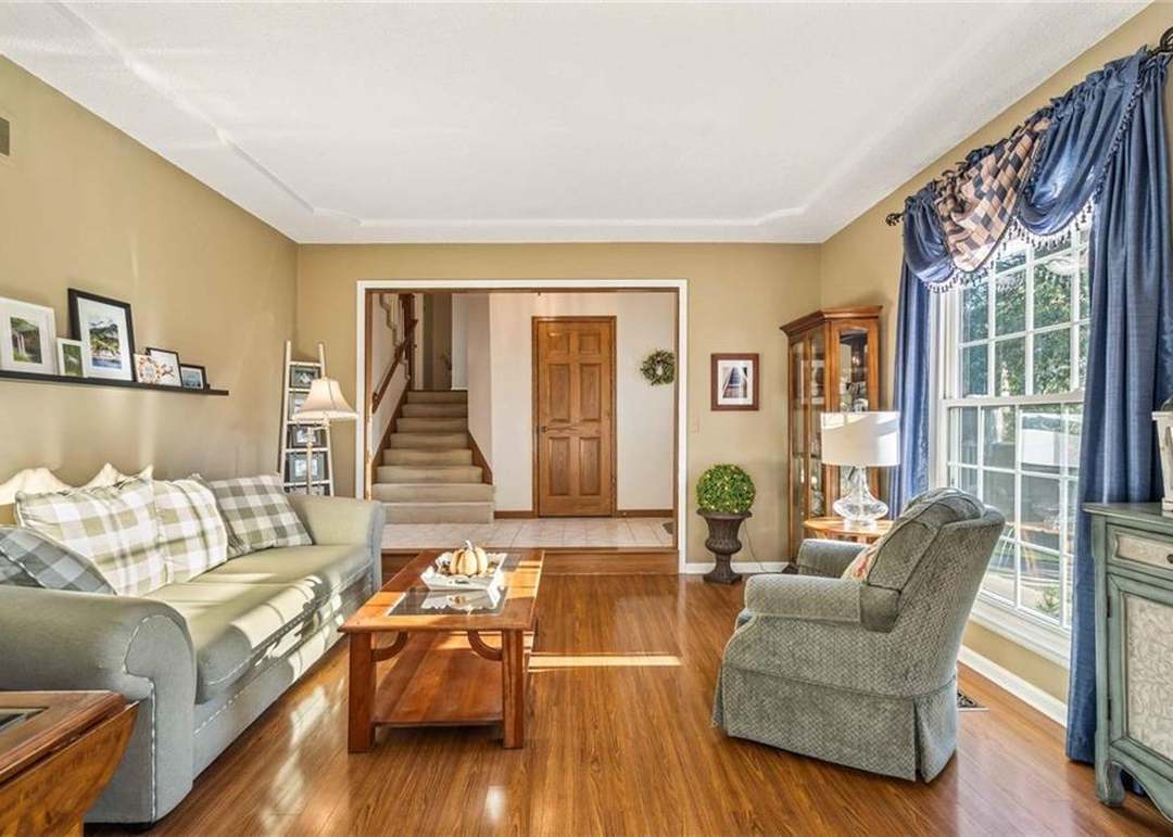 10211 Bradshaw Street — photo 10