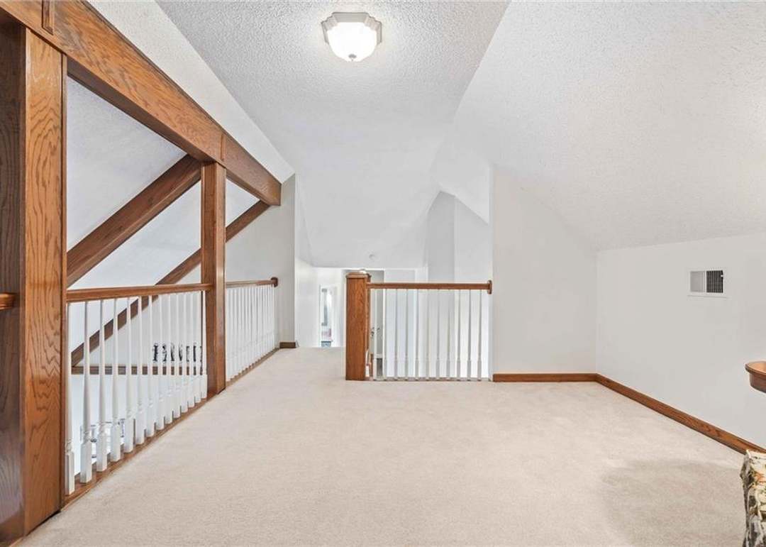 10211 Bradshaw Street — photo 27