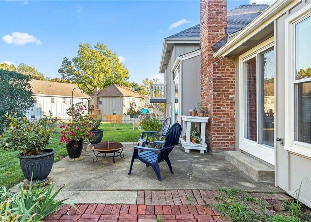 10211 Bradshaw Street — photo 31