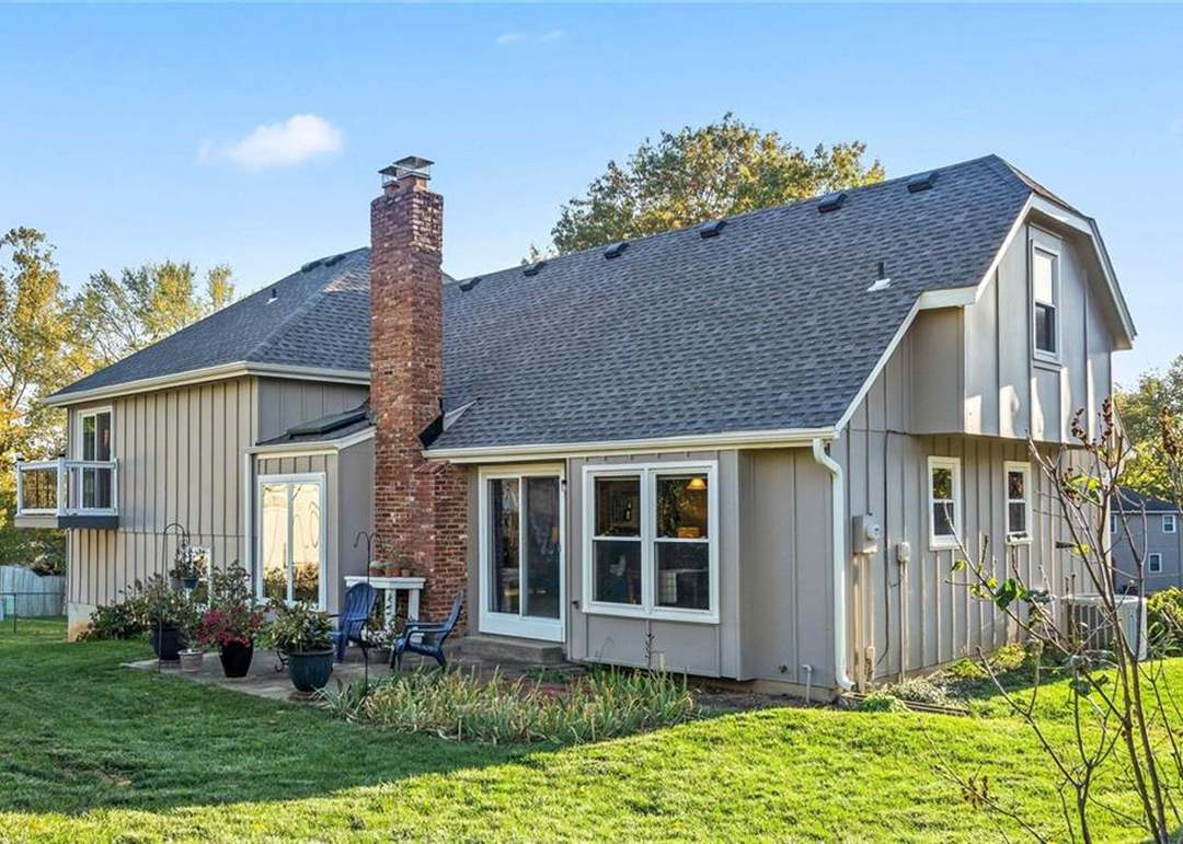 10211 Bradshaw Street — photo 33
