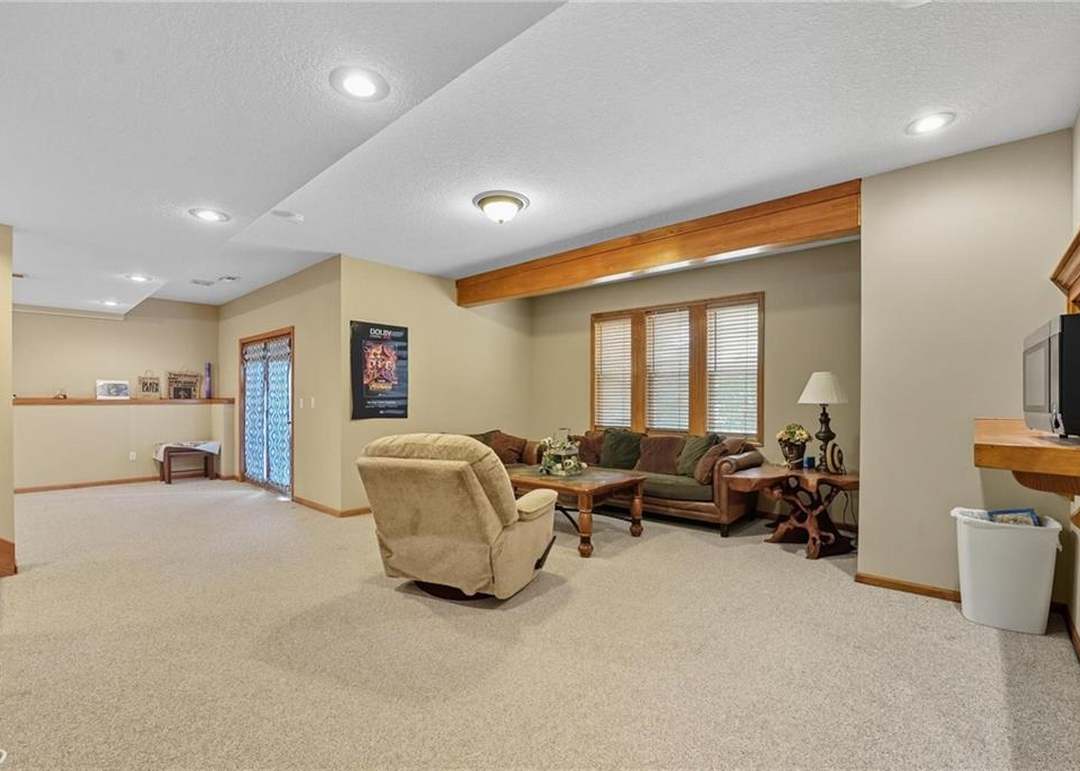 902 Aspen Drive — photo 3