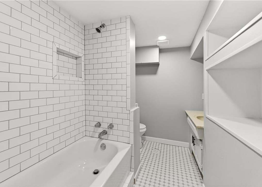 7409 E 51st Street — photo 32