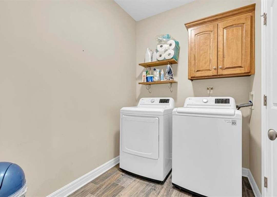 2208 SW MORRIS Drive — photo 4
