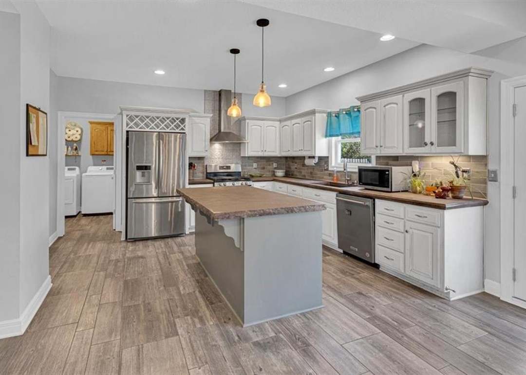 2208 SW MORRIS Drive — photo 17