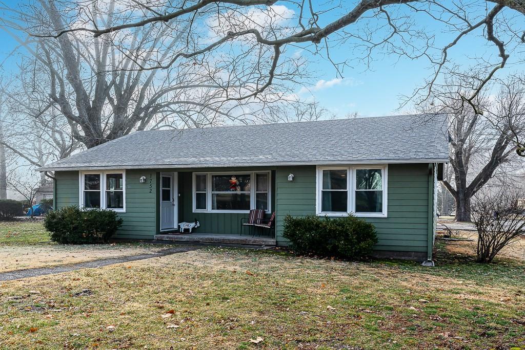 1752 Edwardsville Drive — photo 1