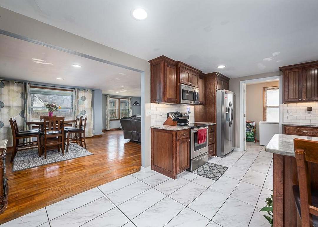 1752 Edwardsville Drive — photo 6