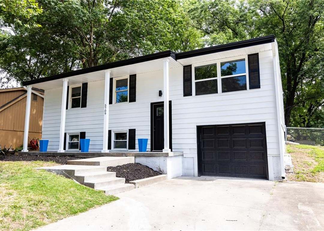 5709 N Drury Avenue — photo 8