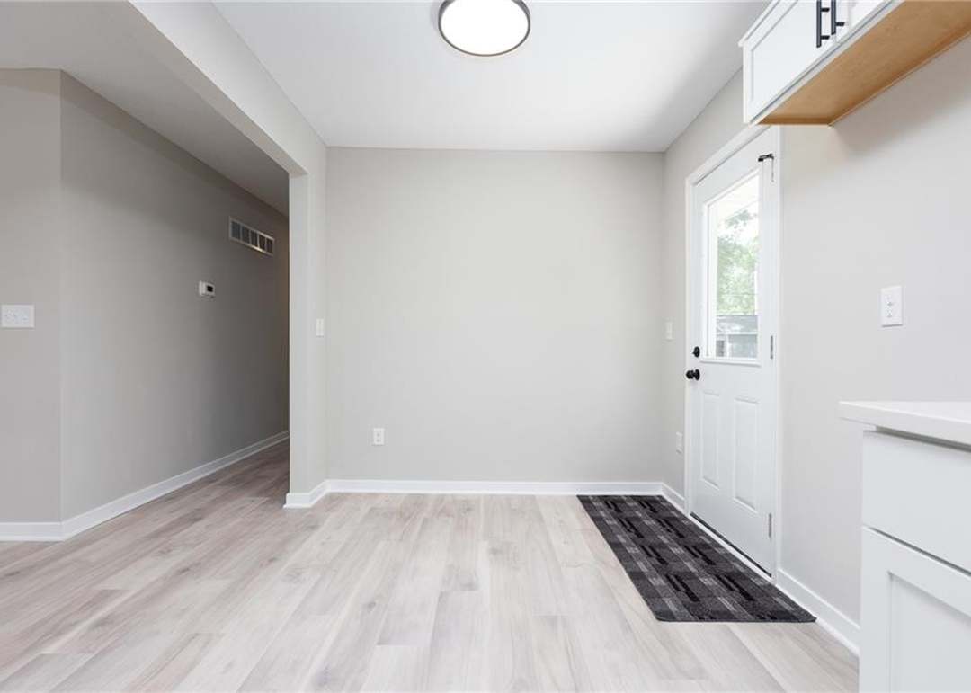 5709 N Drury Avenue — photo 12