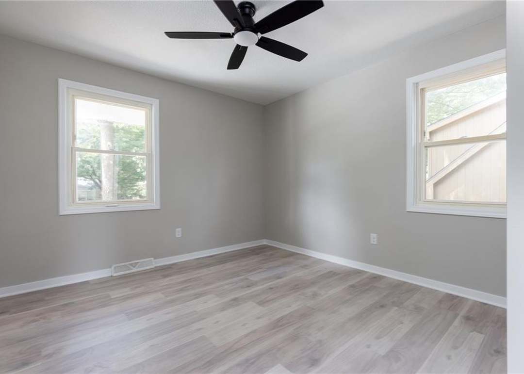 5709 N Drury Avenue — photo 14