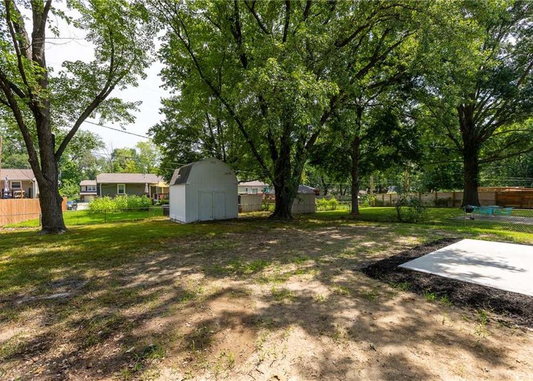 5709 N Drury Avenue — photo 21