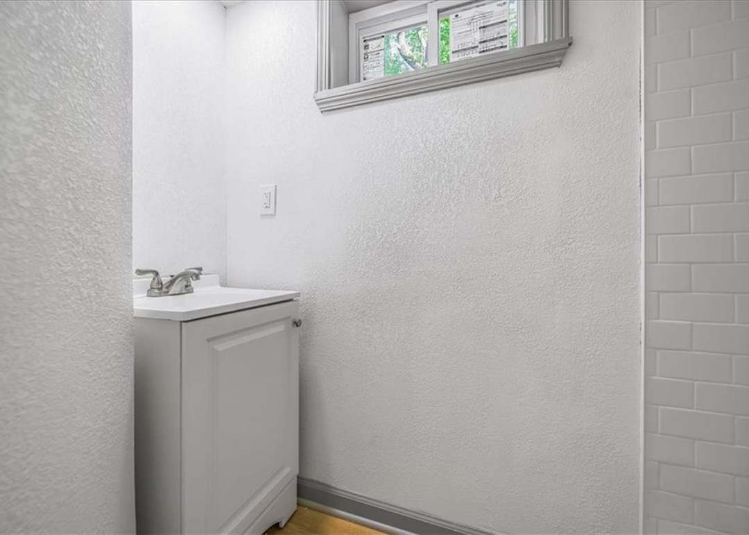 9615 Fremont Avenue — photo 35