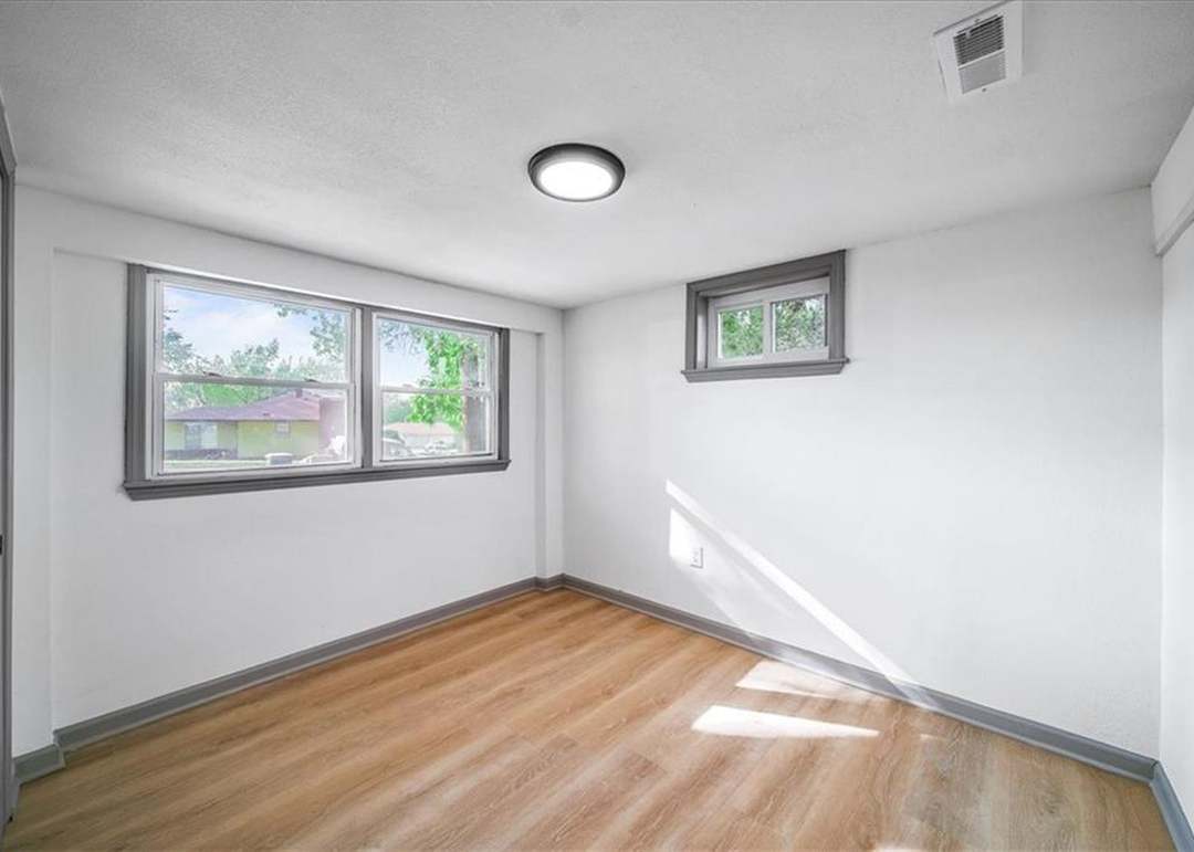 9615 Fremont Avenue — photo 37