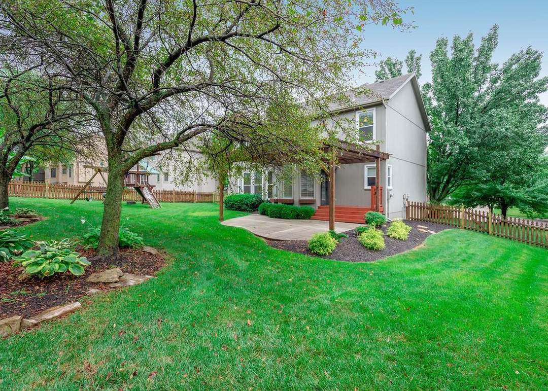 5908 W 153rd Terrace — photo 44