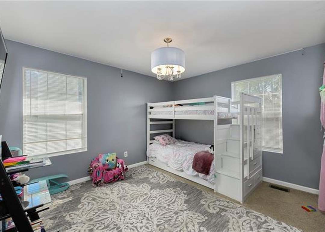 14515 BRISTOL Avenue — photo 7