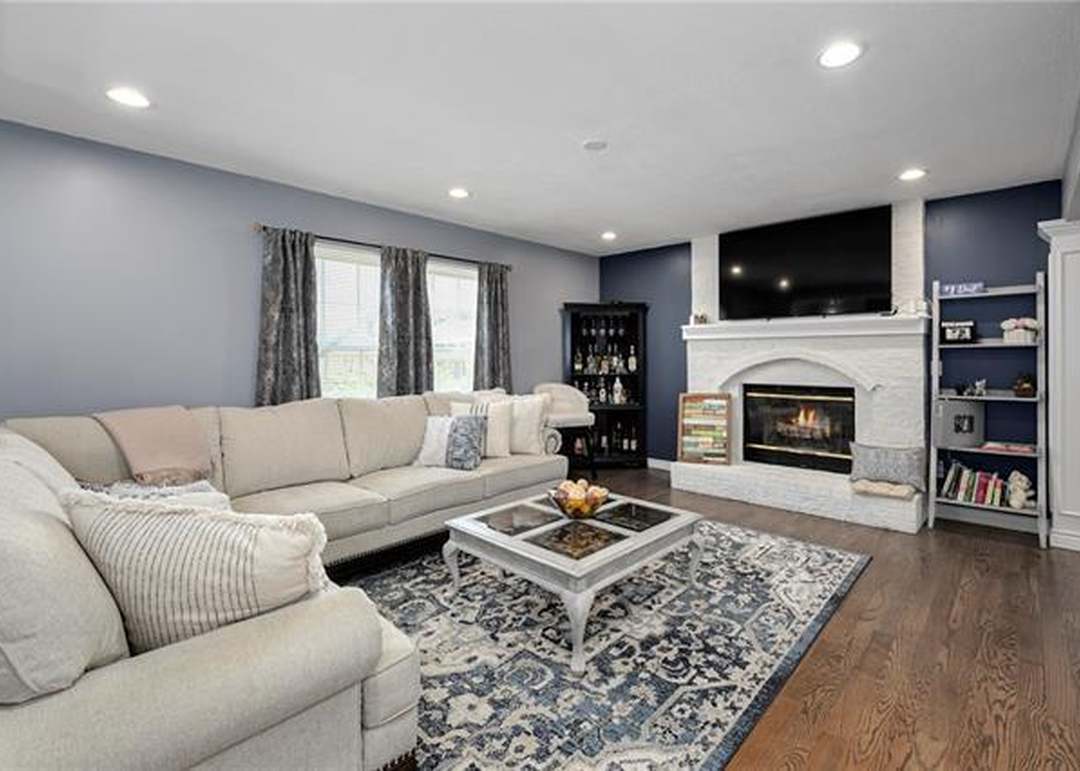 14515 BRISTOL Avenue — photo 10