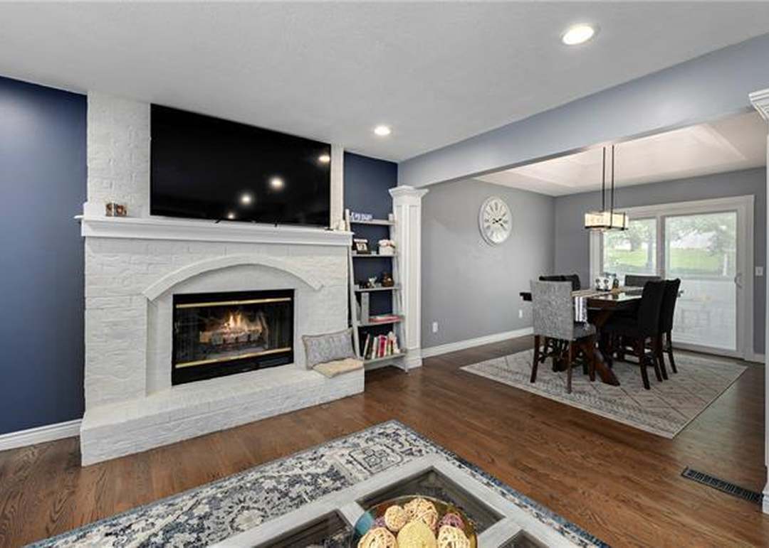 14515 BRISTOL Avenue — photo 11