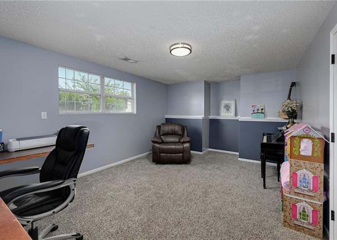14515 BRISTOL Avenue — photo 23