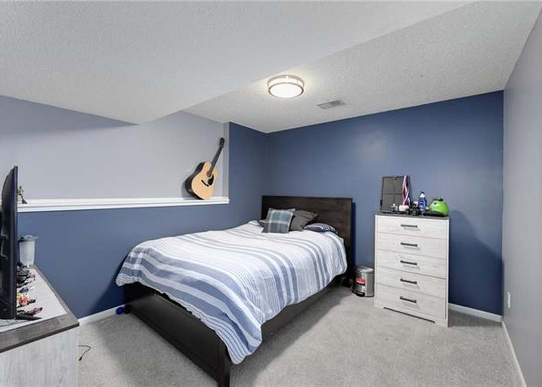 14515 BRISTOL Avenue — photo 24