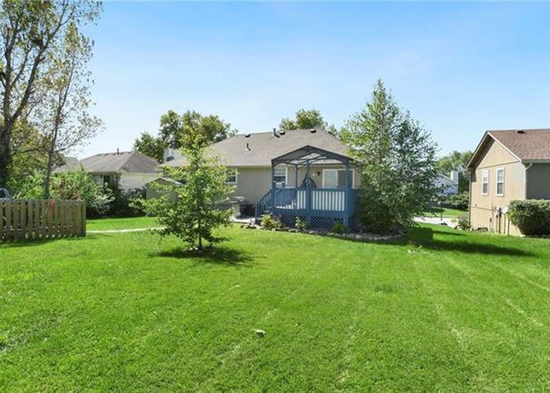 14515 BRISTOL Avenue — photo 32