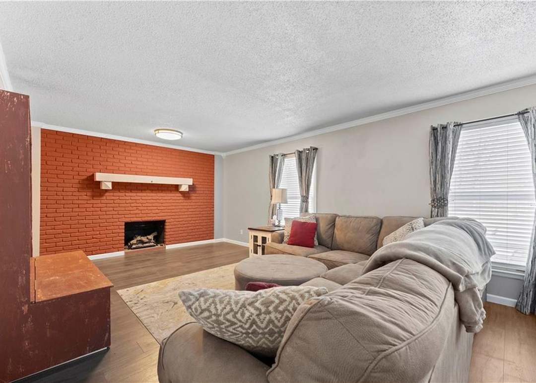 8168 N Kirkwood Drive — photo 2