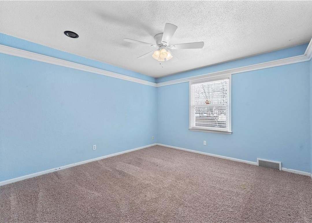 8168 N Kirkwood Drive — photo 4