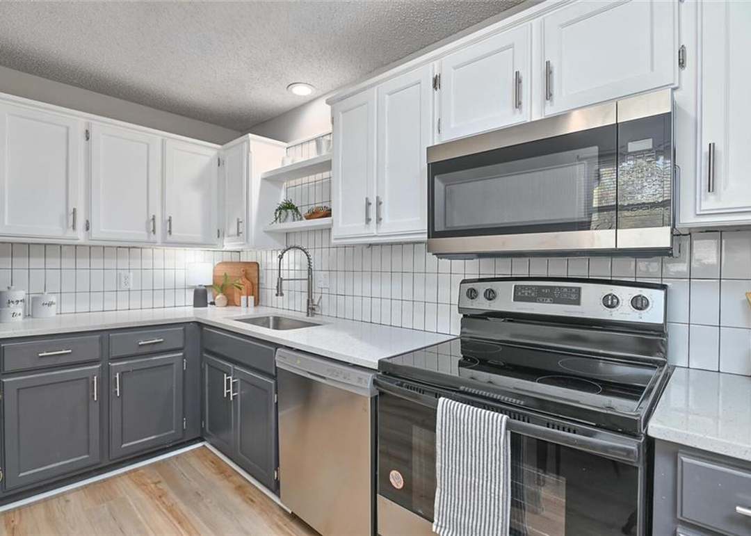 10615 W 56th Street — photo 12