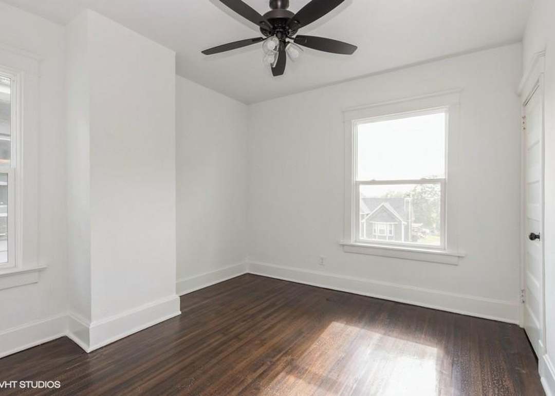 2425 Brooklyn Avenue — photo 3